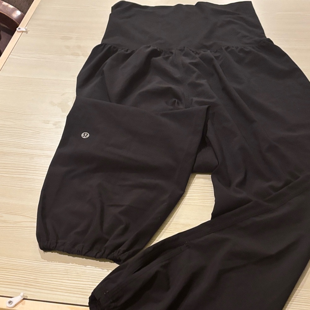 lululemon athletica High-Waisted Black Joggers